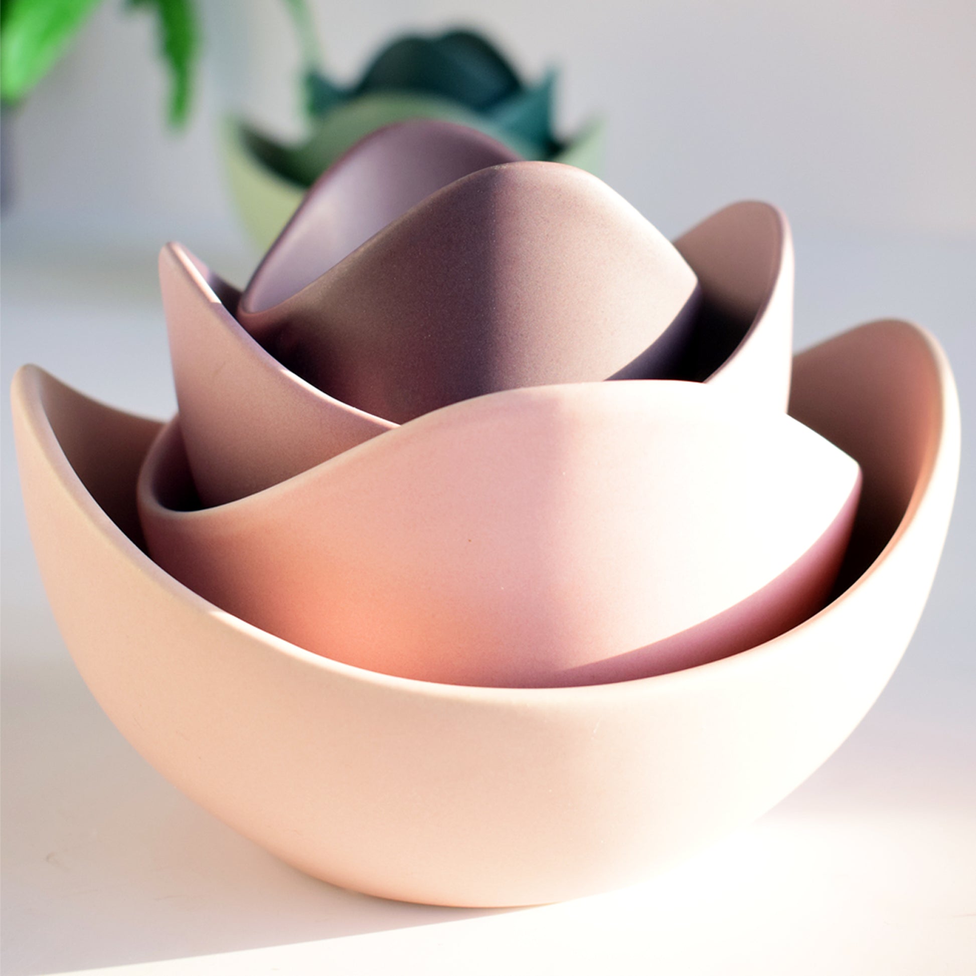 Mauve Lotus Serving Bowl Set