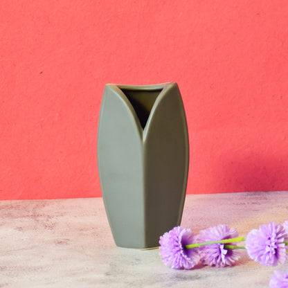 Collar Vase