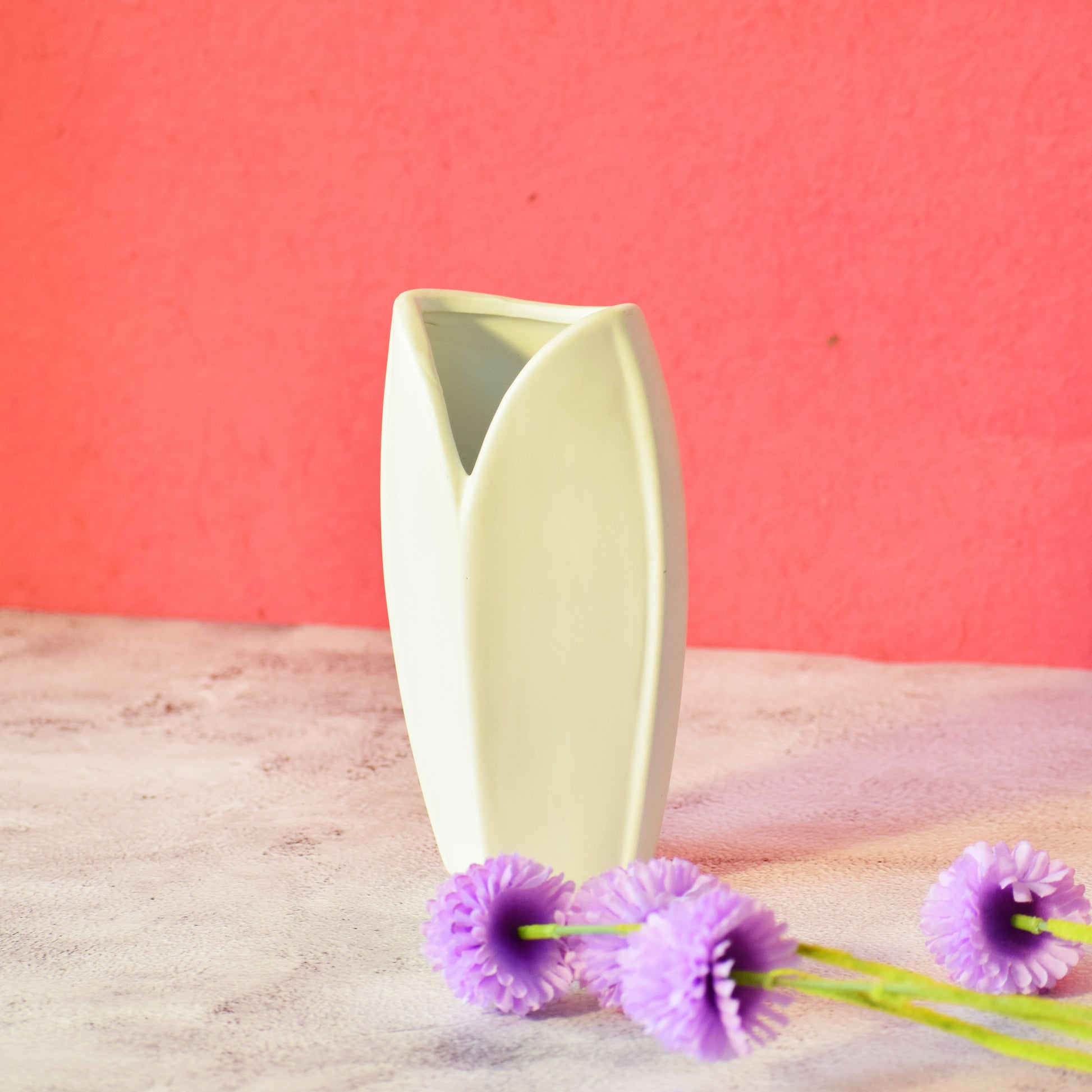 Collar Vase