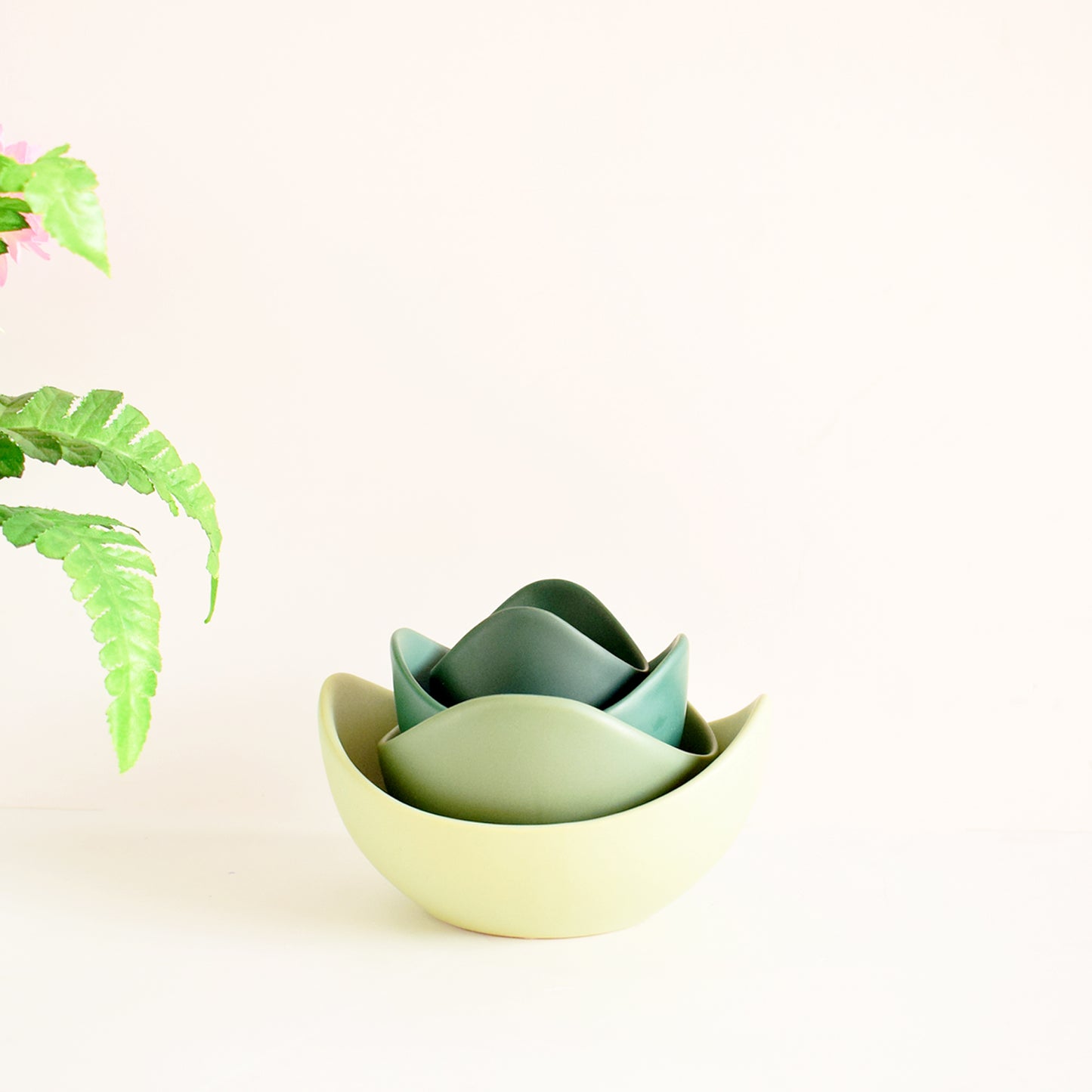 Green Lotus Serving Bowl Set