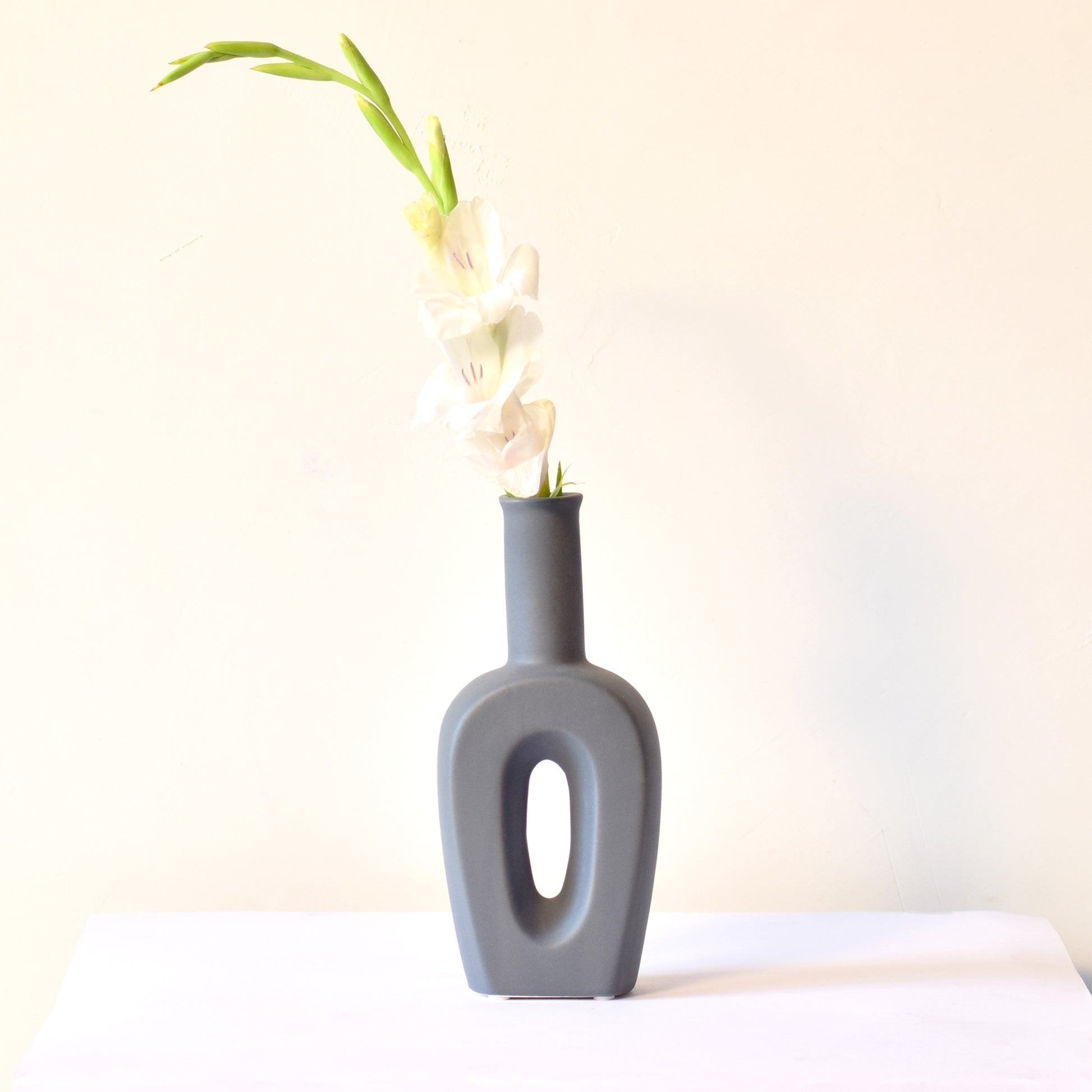 Hollow Linear Vase