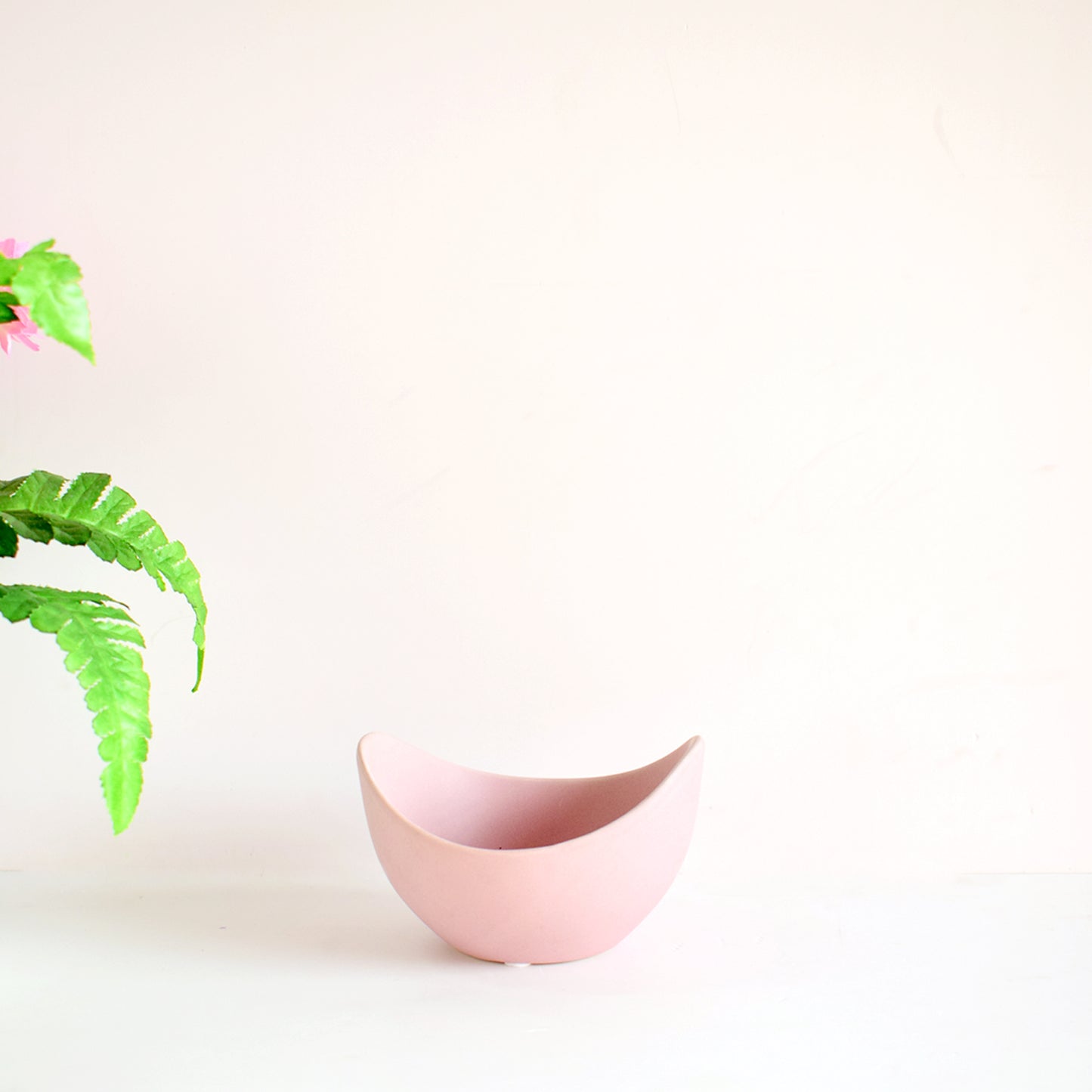 Mauve Lotus Serving Bowl Set